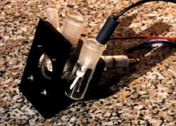 e1.jpg (32786 bytes)